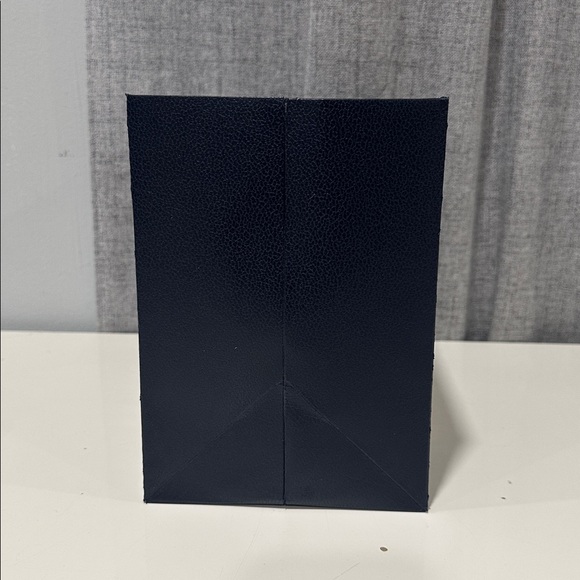 Authentic empty Louis vuttion paper bag LE VOYAGE DES LUMIERES  with ribbon. - Picture 6 of 7